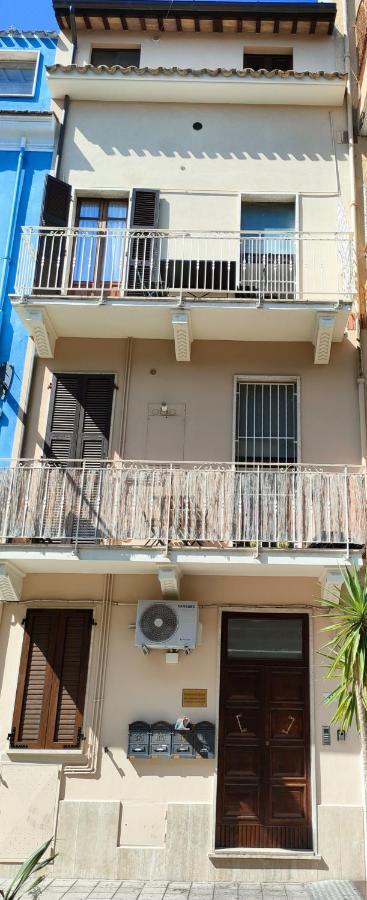 Da Paolo E Laura - In Centro A San Benedetto Apartman San Benedetto del Tronto Kültér fotó